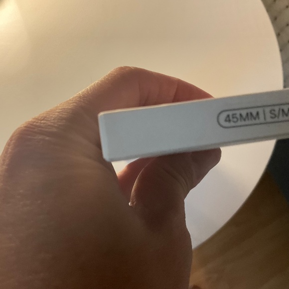 Apple Watch Leather Link 45mm ML813AM/A Midnight - Picture 4 of 5